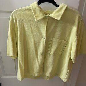 Yellow terry cloth collar shirt